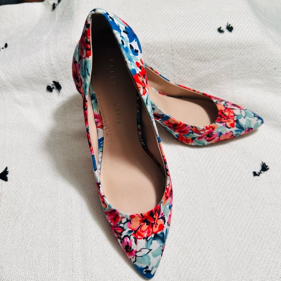 Kelly & Katie Red and Blue Floral Heels Sz 7.5 - Picture 3 of 9